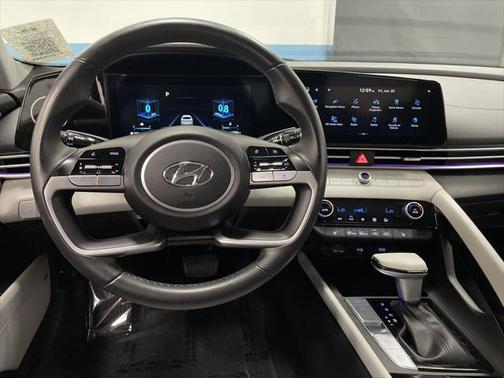2022 Hyundai ELANTRA Limited