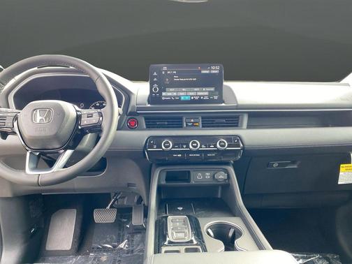 2025 Honda Pilot Touring 8-Passenger