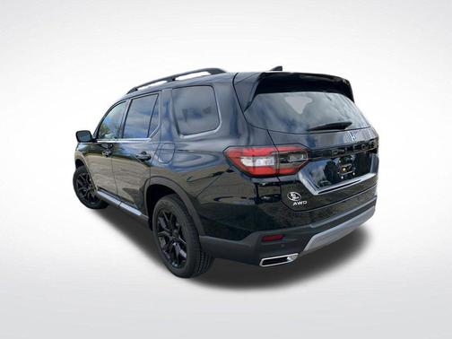 2025 Honda Pilot Touring 8-Passenger