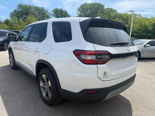 Lunar Silver Metallic 2024 Honda Pilot EX-L
