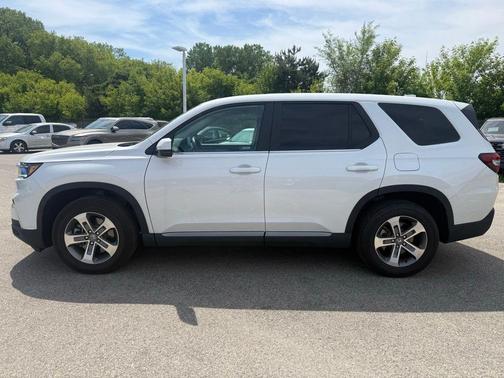 Lunar Silver Metallic 2024 Honda Pilot EX-L