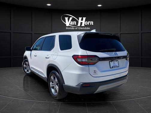 Lunar Silver Metallic 2024 Honda Pilot EX-L
