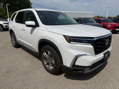 Lunar Silver Metallic 2024 Honda Pilot EX-L