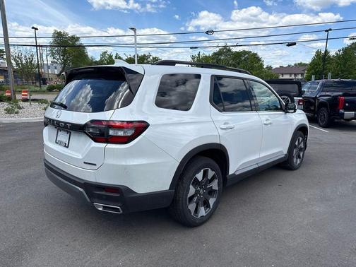 Platinum White 2026 Honda Pilot Touring 8-Passenger