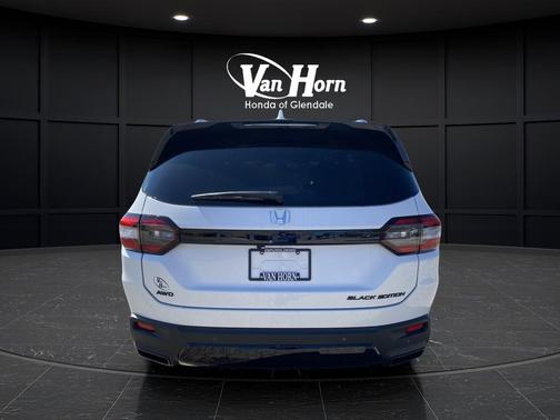 Platinum White Pearl 2026 Honda Pilot Black Edition