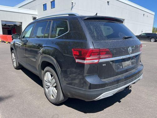 Deep Black Pearl Metallic 2019 Volkswagen Atlas 3.6L SE w/Technology