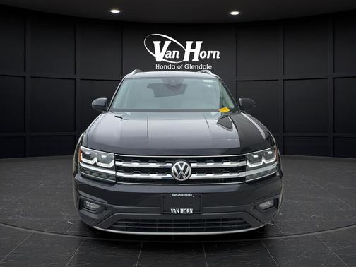 Deep Black Pearl Metallic 2019 Volkswagen Atlas 3.6L SE w/Technology