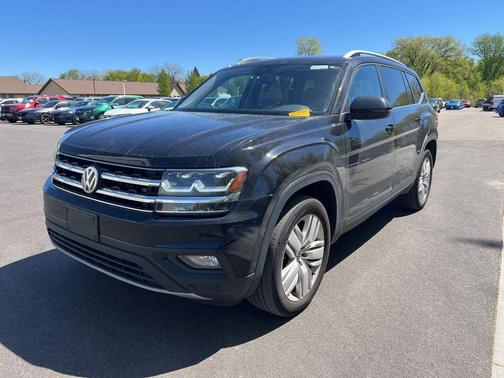 Deep Black Pearl Metallic 2019 Volkswagen Atlas 3.6L SE w/Technology