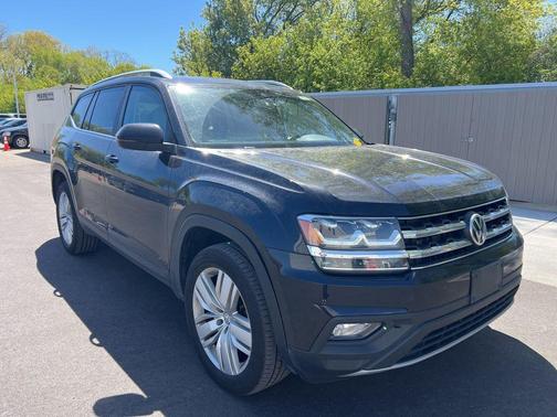 Deep Black Pearl Metallic 2019 Volkswagen Atlas 3.6L SE w/Technology