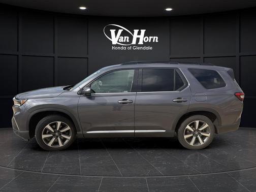 Modern Steel Metallic 2024 Honda Pilot