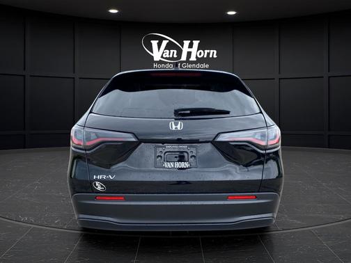 Crystal Black Pearl 2027 Honda HR-V LX