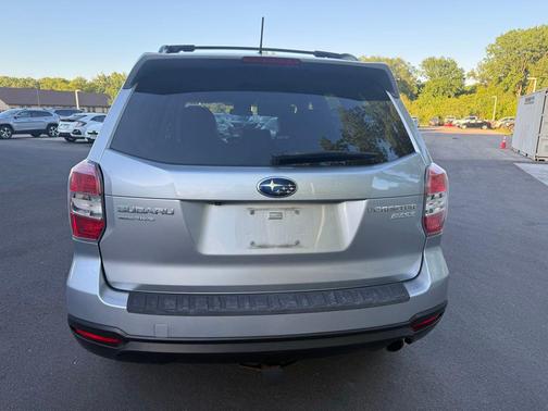 Ice Silver Metallic 2015 Subaru Forester 2.5i Limited