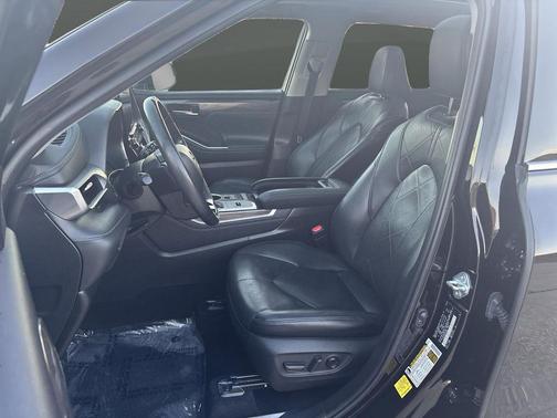 2020 Toyota Highlander Hybrid Platinum