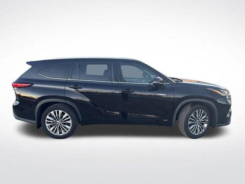 2020 Toyota Highlander Hybrid Platinum