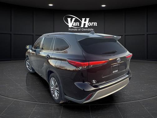 2020 Toyota Highlander Hybrid Platinum
