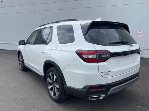 Platinum White Pearl 2025 Honda Pilot Elite