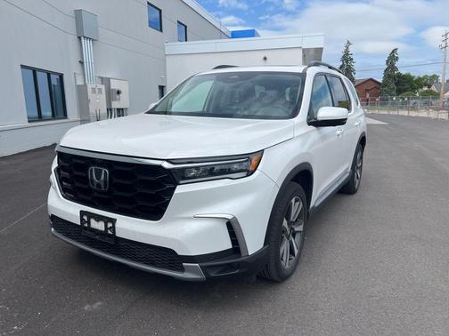 Platinum White Pearl 2025 Honda Pilot Elite