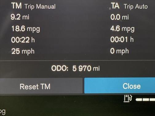 2024 Volvo XC40 B5 Plus Dark Theme