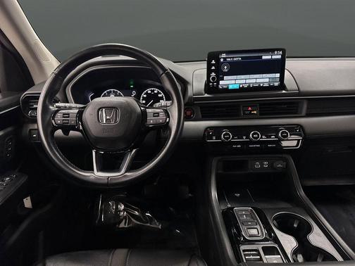 2023 Honda Pilot AWD EX-L 8 Passenger