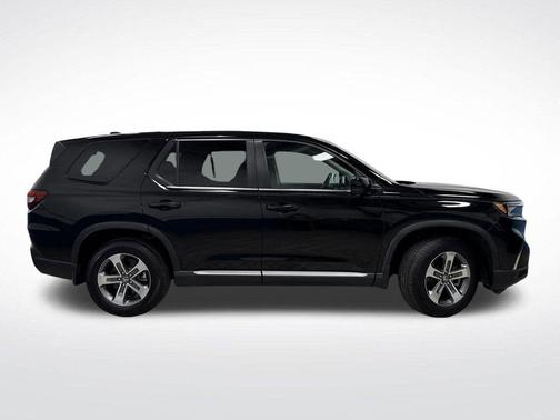 2023 Honda Pilot AWD EX-L 8 Passenger
