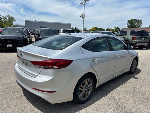 Symphony Silver 2018 Hyundai ELANTRA SEL