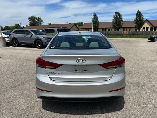 Symphony Silver 2018 Hyundai ELANTRA SEL