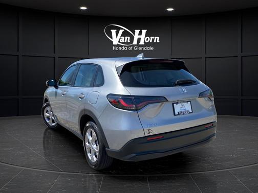 Lunar Silver Metallic 2025 Honda HR-V LX