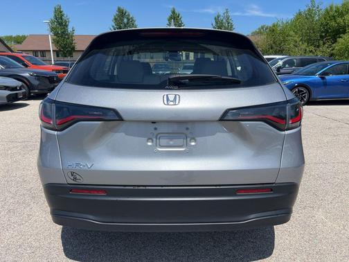 Lunar Silver Metallic 2025 Honda HR-V LX