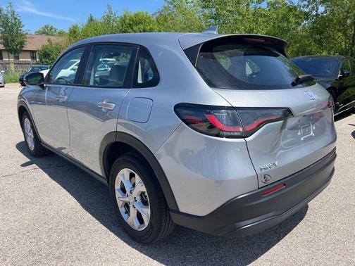 Lunar Silver Metallic 2025 Honda HR-V LX