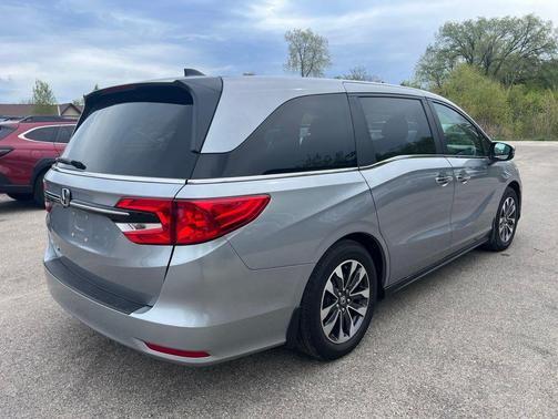 Silver 2022 Honda Odyssey EX-L
