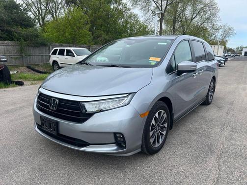 Silver 2022 Honda Odyssey EX-L