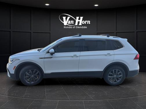 White 2022 Volkswagen Tiguan 2.0T SE 4MOTION