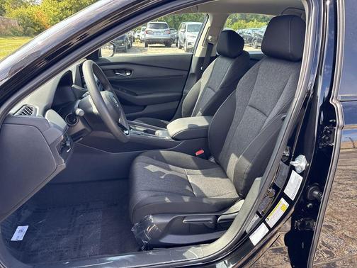 2025 Honda Accord LX 1.5T