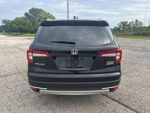 2022 Honda Pilot Touring 8-Passenger