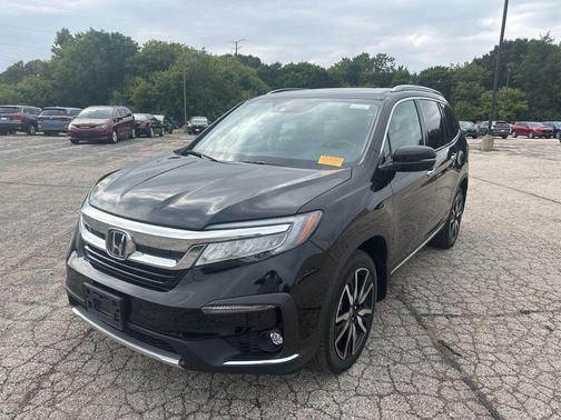 2022 Honda Pilot Touring 8-Passenger