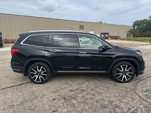 2022 Honda Pilot Touring 8-Passenger