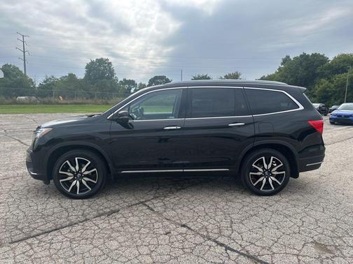 2022 Honda Pilot Touring 8-Passenger