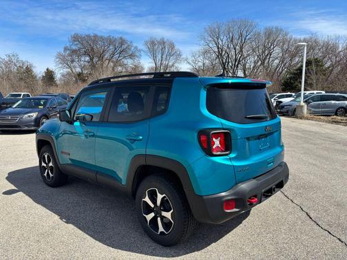 Bikini Metallic Clearcoat 2022 Jeep Renegade Trailhawk