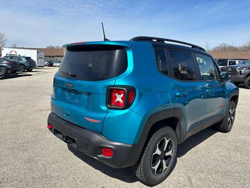 Bikini Metallic Clearcoat 2022 Jeep Renegade Trailhawk