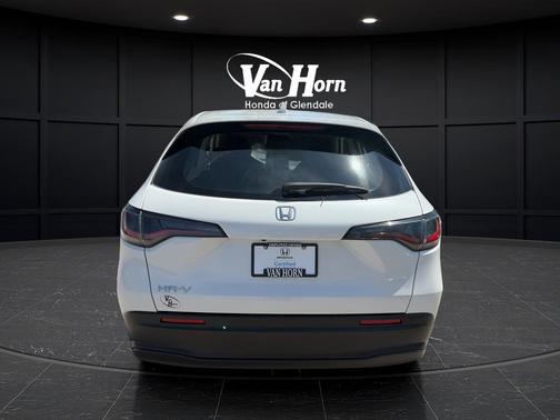 Platinum White Pearl 2024 Honda HR-V LX