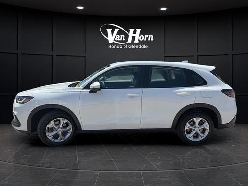 Platinum White Pearl 2024 Honda HR-V LX