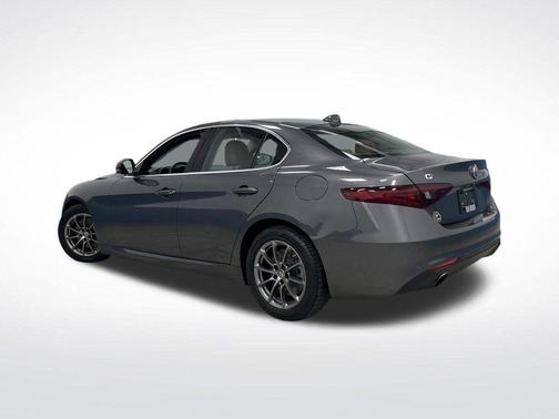 2018 Alfa Romeo Giulia Base