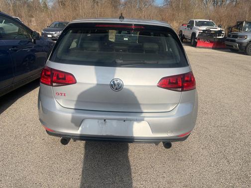 2017 Volkswagen Golf GTI 2.0T SE 4-Door