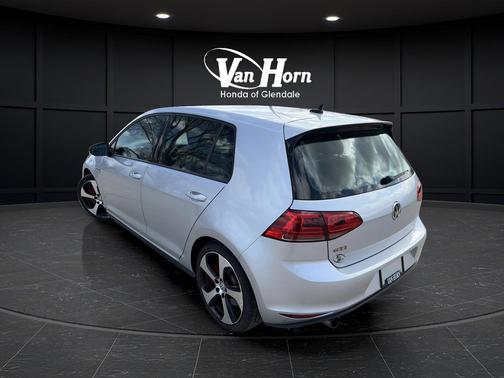 2017 Volkswagen Golf GTI 2.0T SE 4-Door