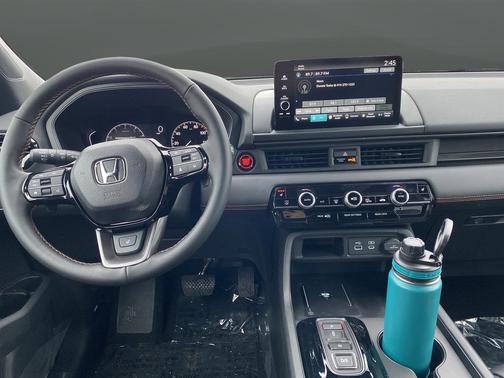 Crystal Black Pearl 2025 Honda Pilot TrailSport
