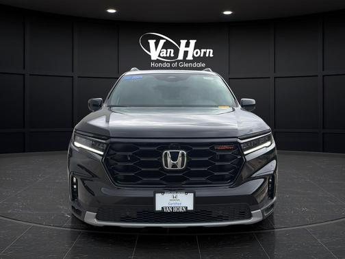 Crystal Black Pearl 2025 Honda Pilot TrailSport