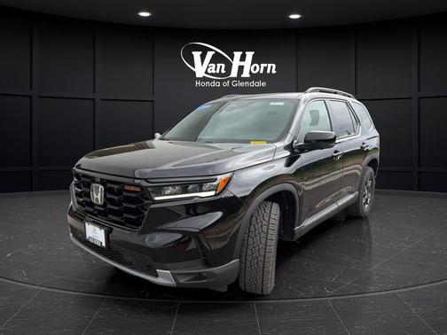 Crystal Black Pearl 2025 Honda Pilot TrailSport