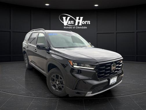 Crystal Black Pearl 2025 Honda Pilot TrailSport