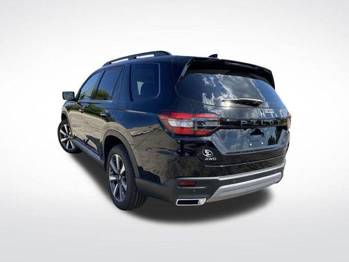 2025 Honda Pilot Touring 8-Passenger