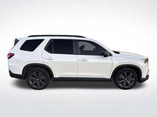 2023 Honda Pilot AWD Sport
